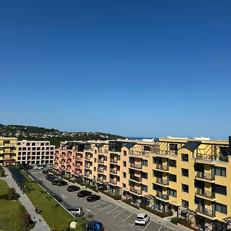 Apartment Complex Bella *